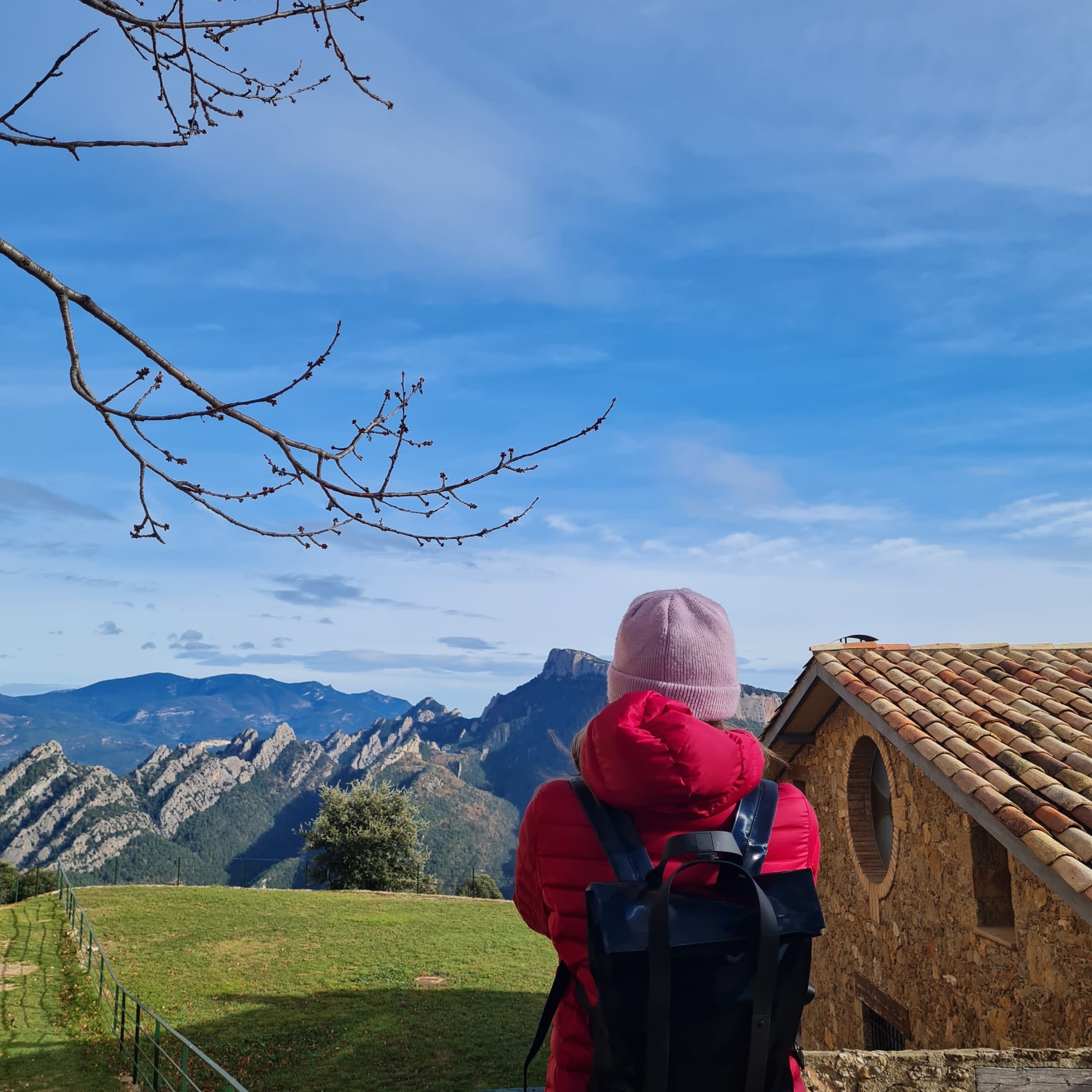 Noor with mountain view